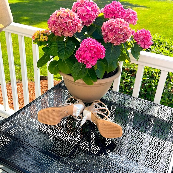 Venita Aspen for Gianni Bini NWOT faux pearl heel sandals - Picture 4 of 4